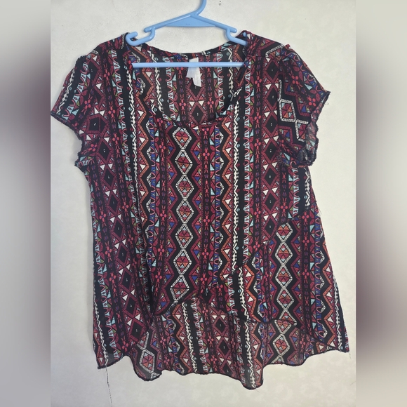 Geometric Patterned Women's Top Small - Picture 5 of 5
